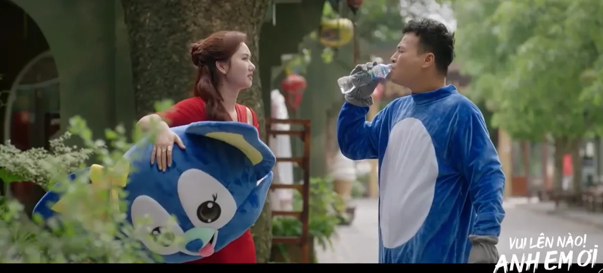 Vui l&ecirc;n n&agrave;o anh em ơi - Tập 11: Thu n&oacute;ng mắt khi nh&igrave;n thấy chồng th&acirc;n thiết với &ldquo;chị đẹp&rdquo; - Ảnh 3.