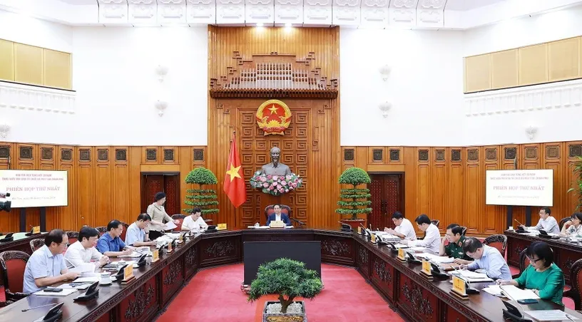 Thủ tướng: Đổi mới m&ocirc; h&igrave;nh tổ chức của Ch&iacute;nh phủ theo hướng tinh gọn, hoạt động hiệu lực, hiệu quả - Ảnh 1.