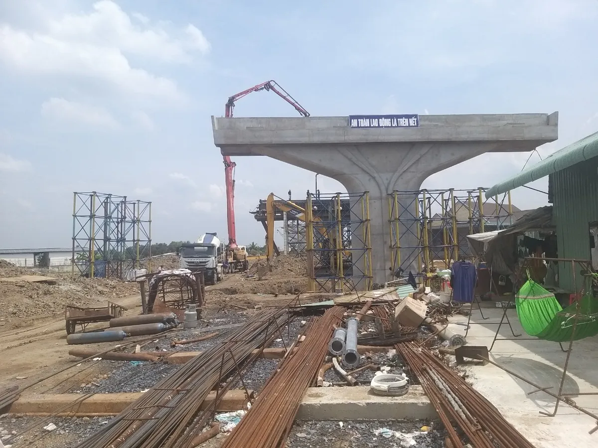 Nguy cơ chậm tiến độ nhiều công trình do thiếu cát - Ảnh 1. Nguy cơ chậm tiến độ nhiều công trình do thiếu cát - Ảnh 1.