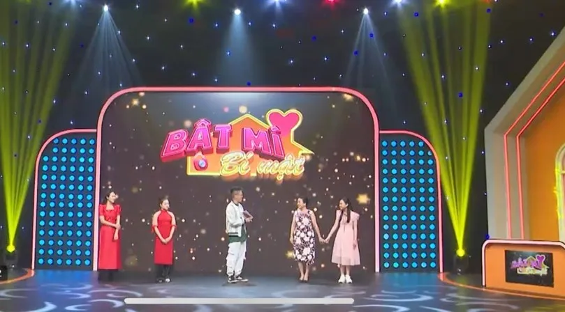 Bật mí bí mật (VTV3) : Cô bé 11 tuổi khoe khả năng vũ đạo, cùng mẹ giành chiến thắng - Ảnh 1.
