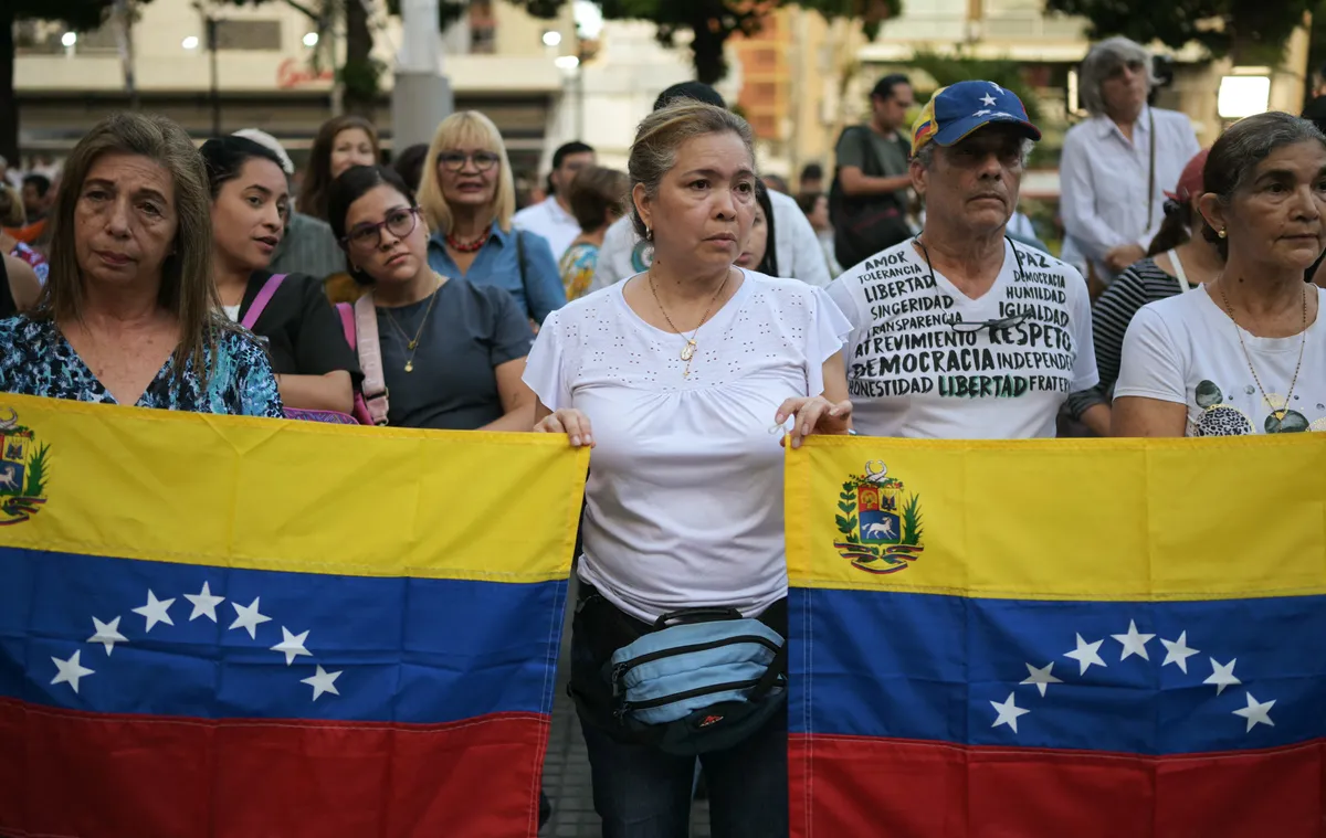 Tổng thống Venezuela Maduro kêu gọi “loại bỏ những kẻ phản bội” ủng hộ phe đối lập - Ảnh 1.