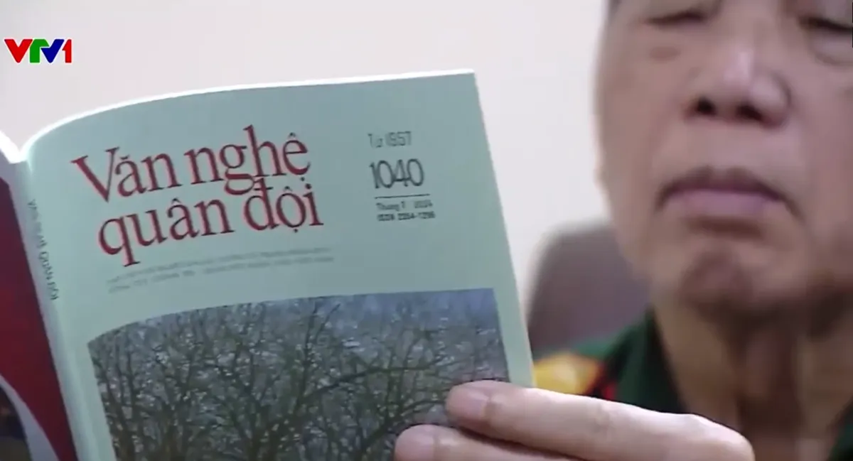 Những chiến sĩ d&ugrave;ng ng&ograve;i b&uacute;t l&agrave;m vũ kh&iacute; - Ảnh 1.