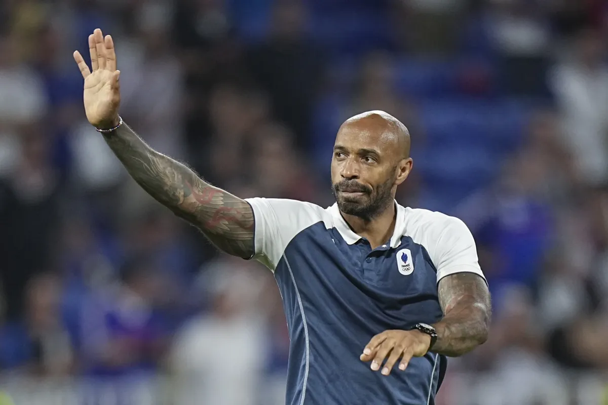 Huyền thoại Thierry Henry của Arsenal bùng nổ cảm xúc tại Thế vận hội - Ảnh 1. Huyền thoại Thierry Henry của Arsenal bùng nổ cảm xúc tại Thế vận hội - Ảnh 1.