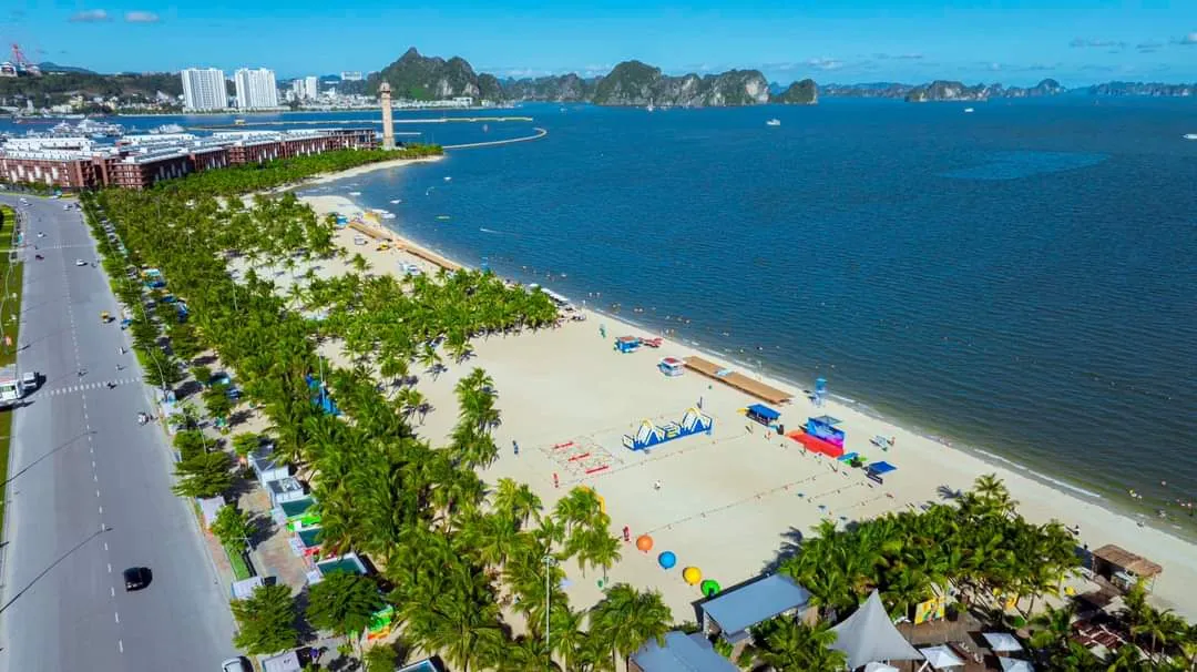 Quảng Ninh nỗ lực thu hút 19 triệu du khách trong năm 2024 - Ảnh 2.