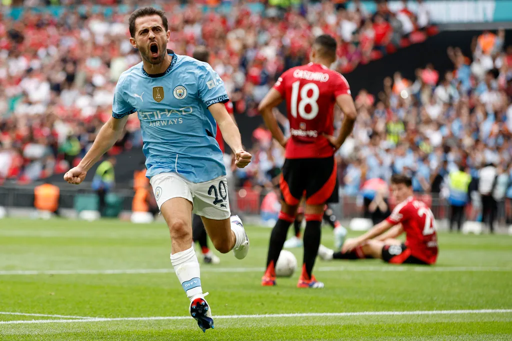 Vượt qua MU ở loạt luân lưu, Man City giành Siêu cúp Anh 2024 - Ảnh 2. Vượt qua MU ở loạt luân lưu, Man City giành Siêu cúp Anh 2024 - Ảnh 2.