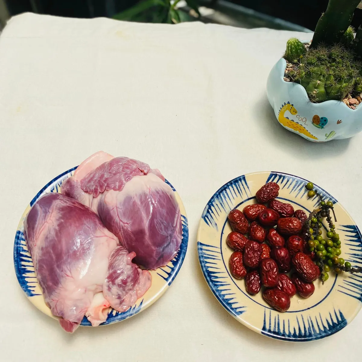 C&aacute;ch l&agrave;m tim heo hấp t&aacute;o đỏ bổ dưỡng - Ảnh 1.