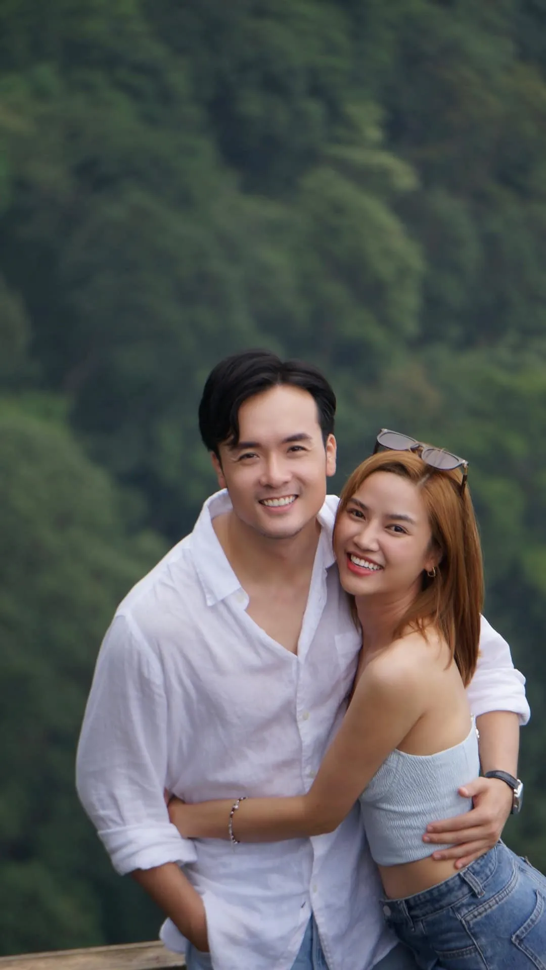 Diễn viên Anh Đào tình tứ bên bạn trai - Ảnh 2.