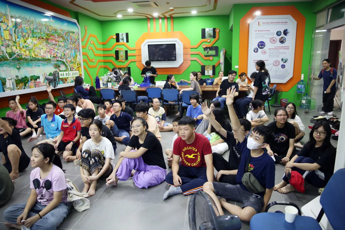 GART Robotics Camp 2024: Khơi dậy niềm đam mê sáng tạo của thiếu niên - Ảnh 19.