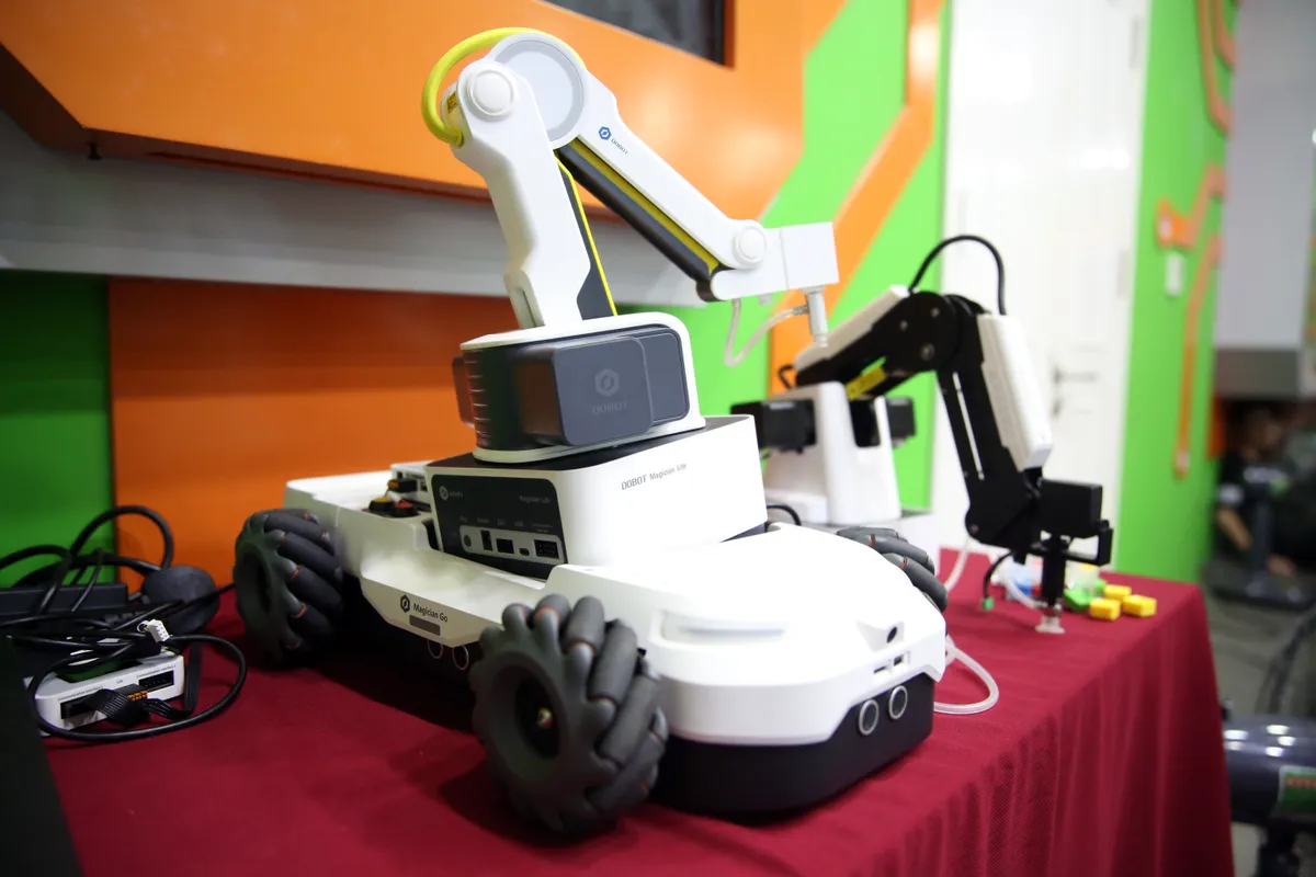 GART Robotics Camp 2024: Khơi dậy niềm đam mê sáng tạo của thiếu niên - Ảnh 8.