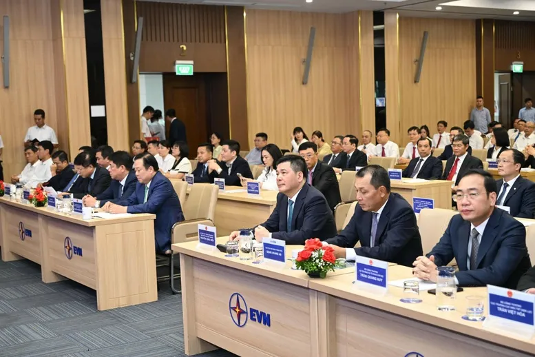 B&agrave;n giao Trung t&acirc;m Điều độ hệ thống điện quốc gia về Bộ C&ocirc;ng Thương - Ảnh 2.