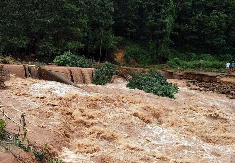 Thời tiết đêm 14/8: Đề phòng lũ quét, sạt lở đất tại vùng núi - Ảnh 1.