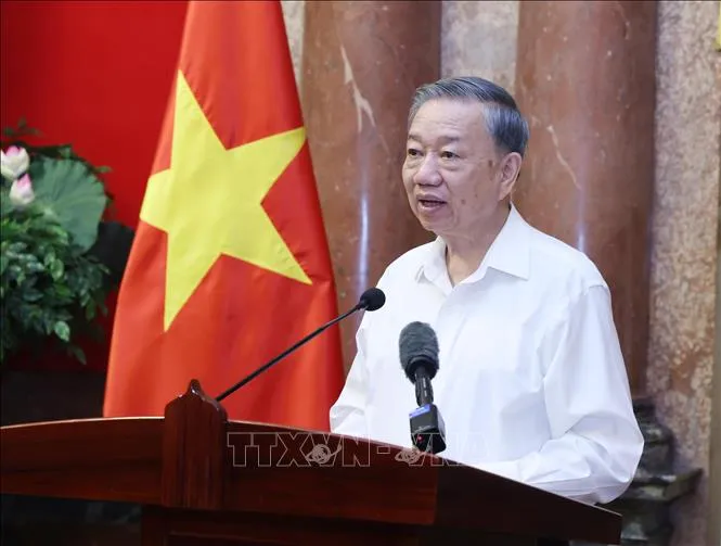 Tổng B&iacute; thư, Chủ tịch nước T&ocirc; L&acirc;m gặp mặt c&aacute;n bộ từng phục vụ B&aacute;c Hồ tại Phủ Chủ tịch - Ảnh 4.