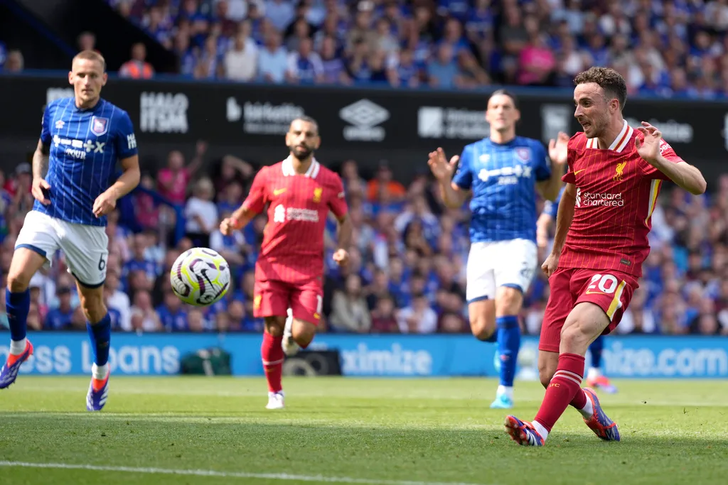 Liverpool và Arsenal khởi đầu thuận lợi tại giải Ngoại Hạng Anh - Ảnh 1. Liverpool và Arsenal khởi đầu thuận lợi tại giải Ngoại Hạng Anh - Ảnh 1.