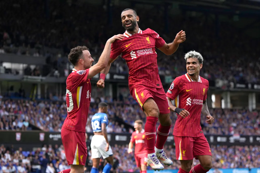 Liverpool và Arsenal khởi đầu thuận lợi tại giải Ngoại Hạng Anh - Ảnh 2. Liverpool và Arsenal khởi đầu thuận lợi tại giải Ngoại Hạng Anh - Ảnh 2.
