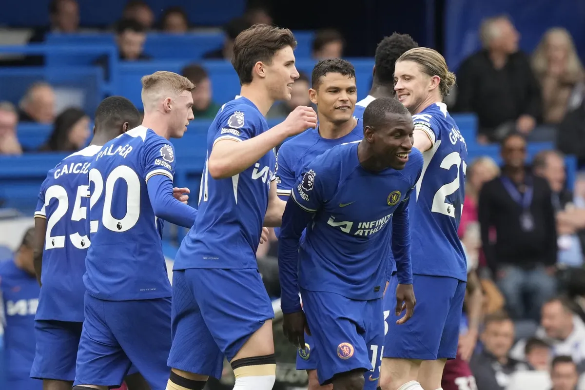 Huyền thoại Chelsea yêu cầu đội bóng ký hợp đồng với tiền đạo mới - Ảnh 1. Huyền thoại Chelsea yêu cầu đội bóng ký hợp đồng với tiền đạo mới - Ảnh 1.