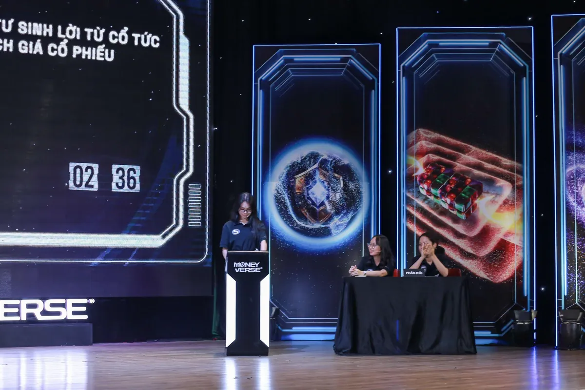 Sơ loại Vũ trụ Đồng tiền: Sắc sảo phần tranh biện tại Đại học Kinh tế - Luật, ĐH Quốc gia TP Hồ Ch&iacute; Minh - Ảnh 4.