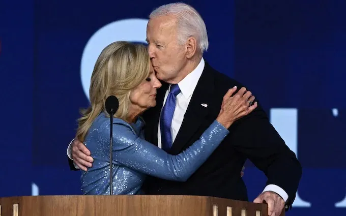 Tổng thống Mỹ Joe Biden bật khóc tại Đại hội đảng Dân chủ - Ảnh 1.