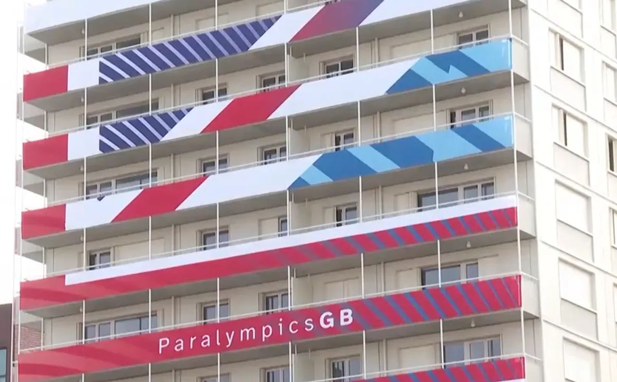 Những điều đặc biệt ở làng vận động viên Paralympic Paris 2024 - Ảnh 1.