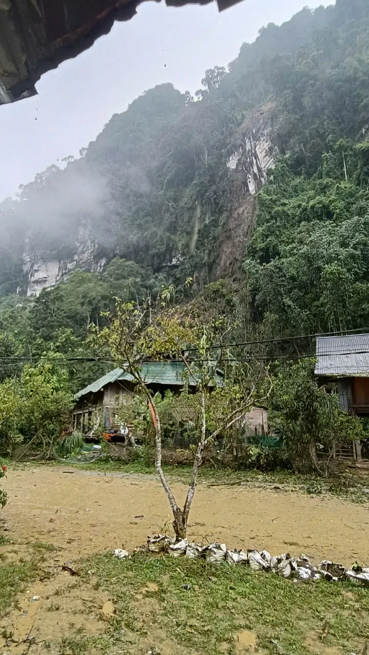 Tuyên Quang: Sạt lở núi đá ảnh hưởng nhiều nhà dân - Ảnh 4.