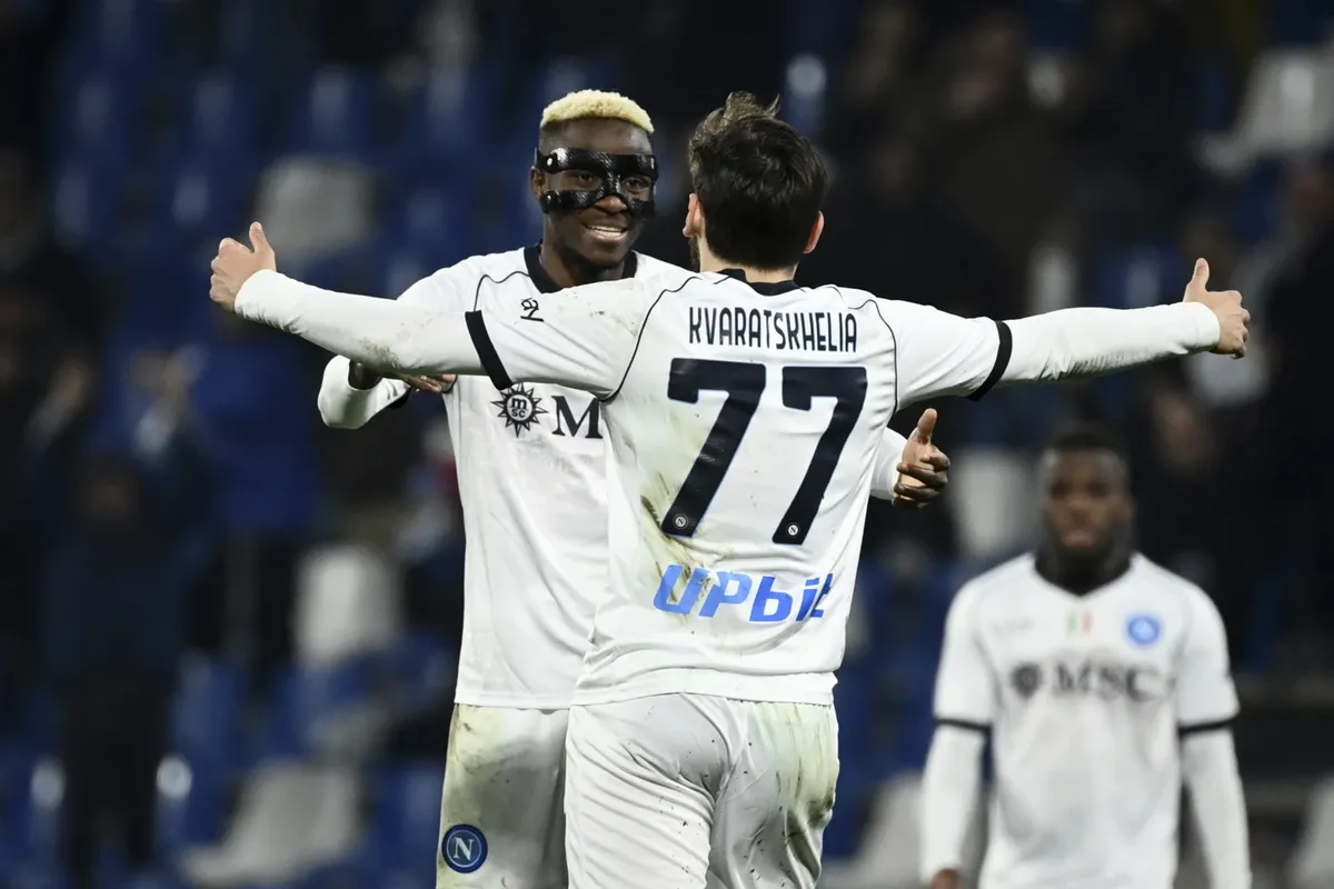 Victor Osimhen sẽ chọn bến đỗ mới nào tại Premier League? - Ảnh 1. Victor Osimhen sẽ chọn bến đỗ mới nào tại Premier League? - Ảnh 1.
