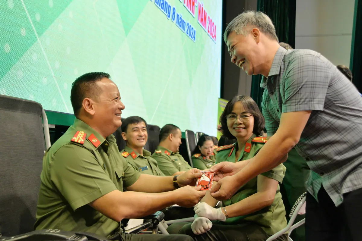 Công an TP. Hà Nội phát động Hành trình Giọt máu nghĩa tình năm 2024  - Ảnh 4.