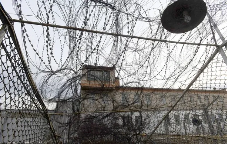 Nga v&ocirc; hiệu h&oacute;a những kẻ bắt c&oacute;c con tin trong t&ugrave; - Ảnh 1.