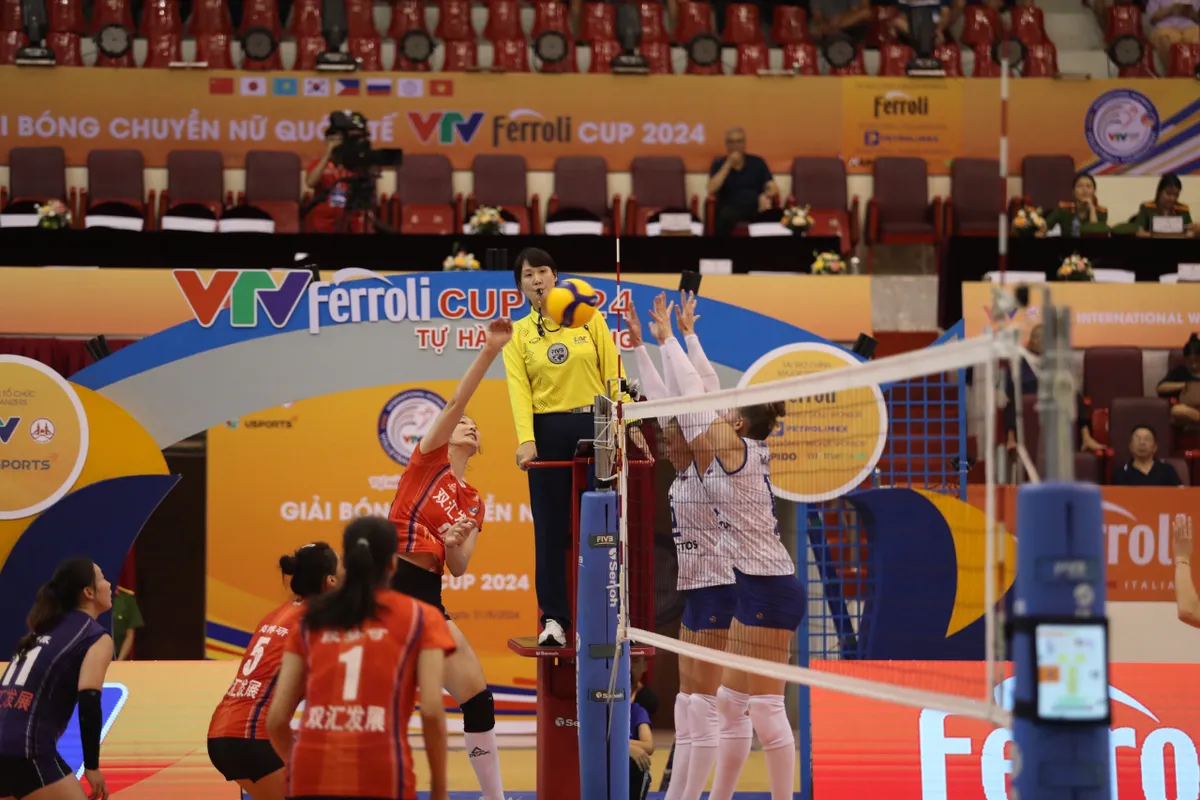 Korabelka (Nga) thể hiện sức mạnh, thắng thuyết phục Hà Nam (Trung Quốc) | VTV Ferroli Cup 2024 - Ảnh 2. Korabelka (Nga) thể hiện sức mạnh, thắng thuyết phục Hà Nam (Trung Quốc) | VTV Ferroli Cup 2024 - Ảnh 2.