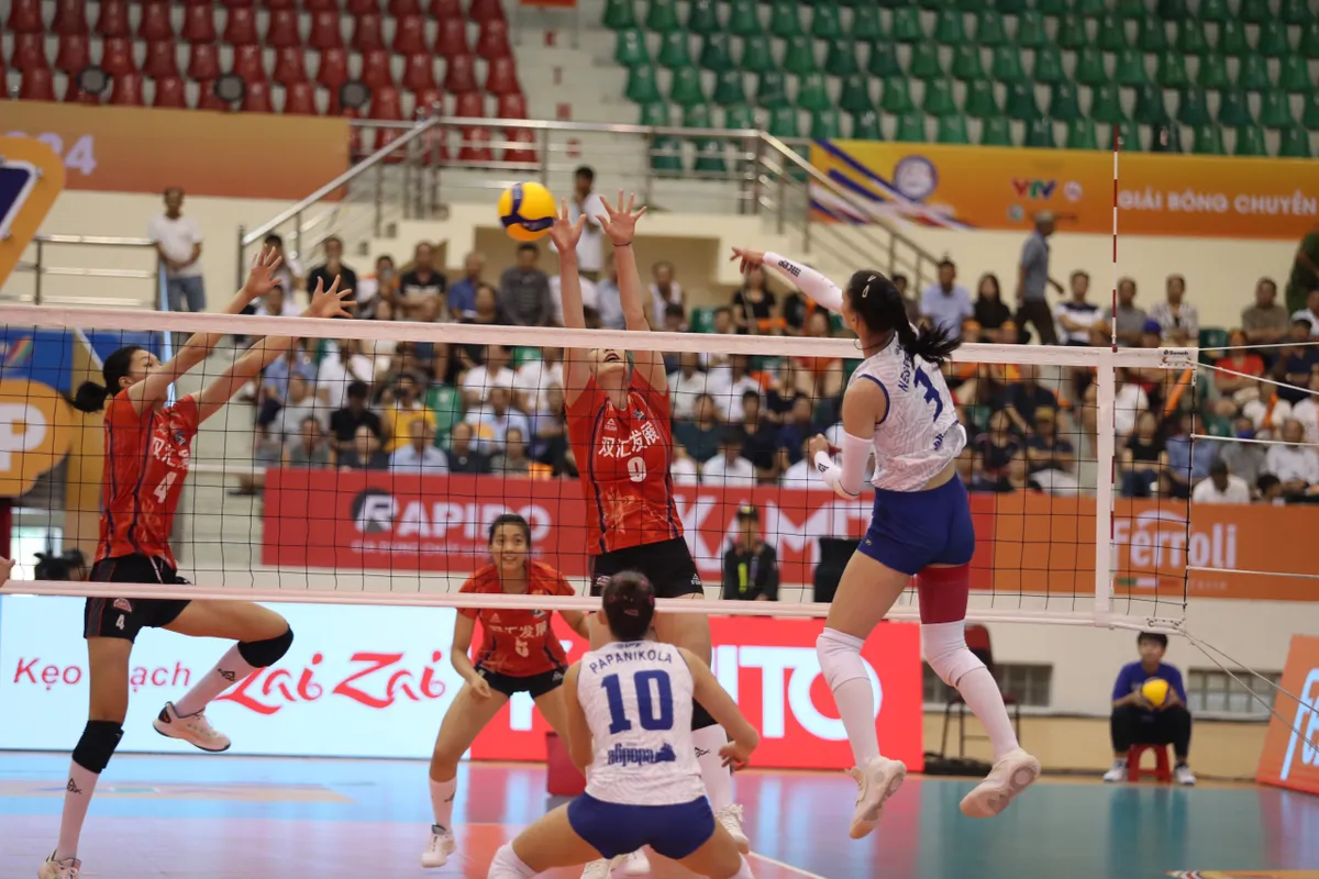 Korabelka (Nga) thể hiện sức mạnh, thắng thuyết phục Hà Nam (Trung Quốc) | VTV Ferroli Cup 2024 - Ảnh 1. Korabelka (Nga) thể hiện sức mạnh, thắng thuyết phục Hà Nam (Trung Quốc) | VTV Ferroli Cup 2024 - Ảnh 1.