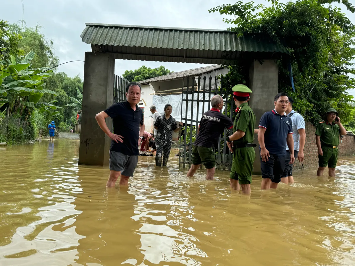 Cao Bằng: Sau 3 ngày mưa lớn, nhiều nơi vẫn ngập lụt, sạt lở nghiêm trọng - Ảnh 1.