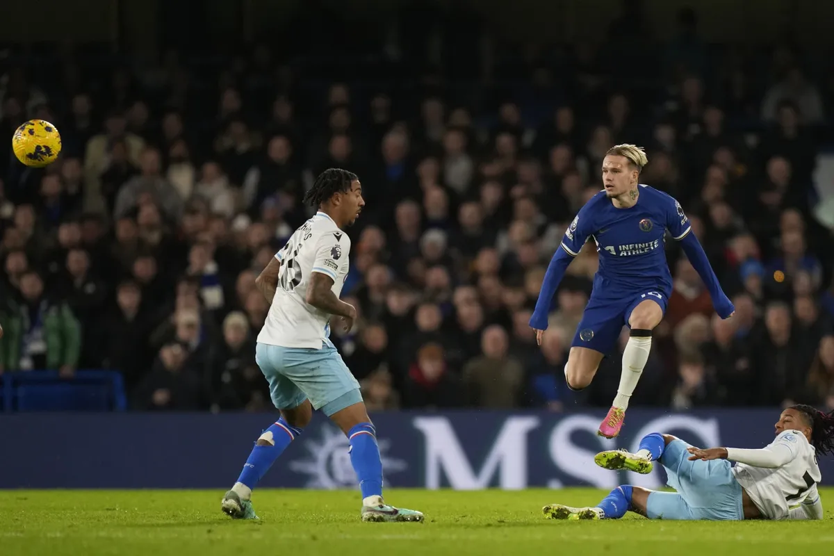 Wolves vs Chelsea: Cú hat-trick chói sáng của Noni Madueke và sự tranh cãi quanh bàn thắng của Cole Palmer - Ảnh 2. Wolves vs Chelsea: Cú hat-trick chói sáng của Noni Madueke và sự tranh cãi quanh bàn thắng của Cole Palmer - Ảnh 2.