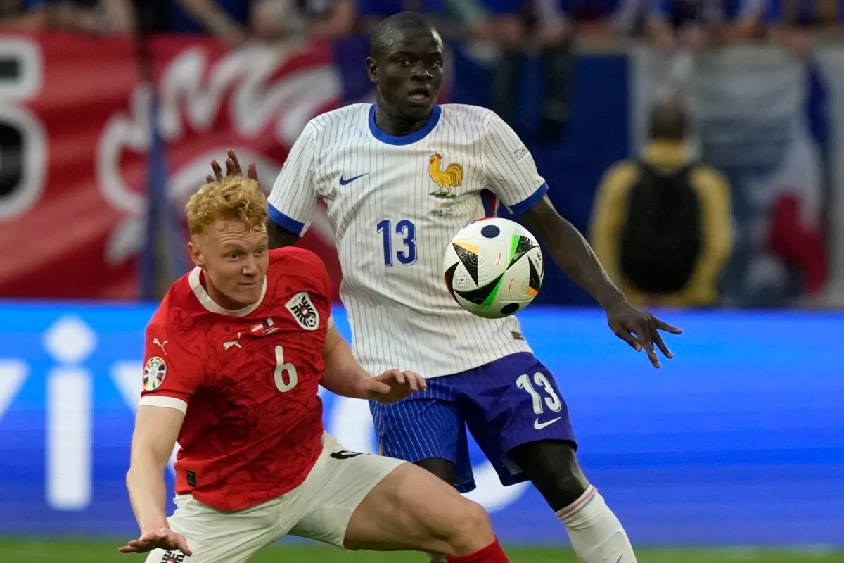 Manuel Ugarte mang lại điều gì cho Man United? - Ảnh 2. Manuel Ugarte mang lại điều gì cho Man United? - Ảnh 2.