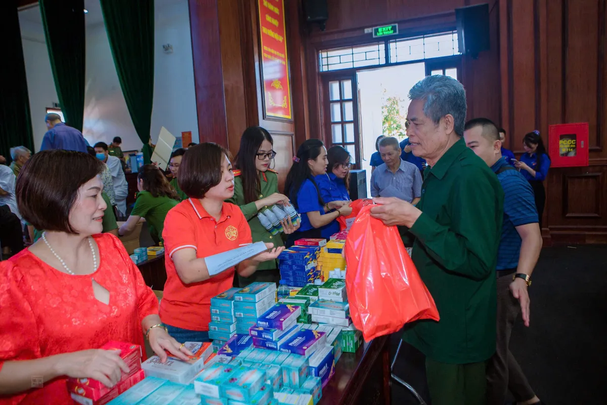 Thanh niên VTV chung tay hỗ trợ người khó khăn, nâng bước em đến trường - Ảnh 6.