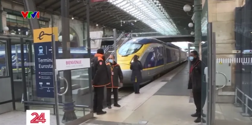 Tai nạn l&agrave;m gi&aacute;n đoạn hoạt động t&agrave;u cao tốc Eurostar - Ảnh 1.