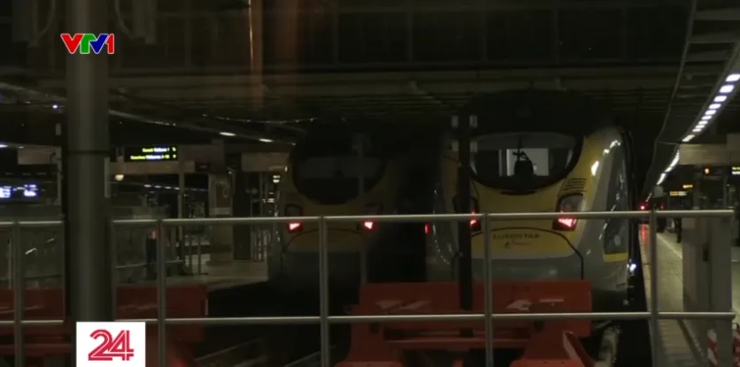 Tai nạn l&agrave;m gi&aacute;n đoạn hoạt động t&agrave;u cao tốc Eurostar - Ảnh 2.