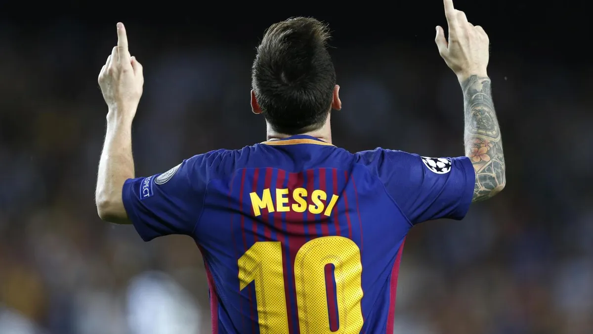 Patrice Evra: T&ocirc;i đ&atilde; bắt chết Lionel Messi ngo&agrave;i c&aacute;nh - Ảnh 2.