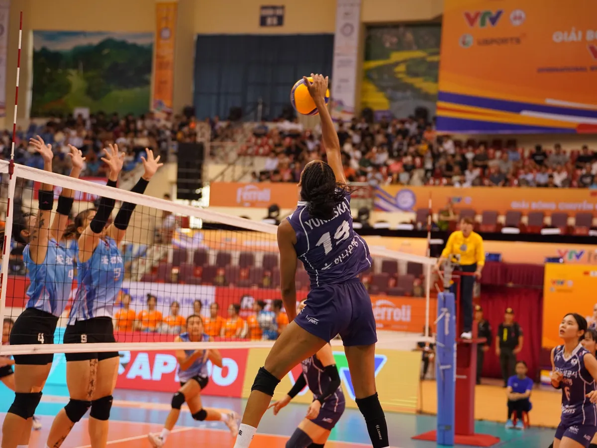 Thắng dễ King Whale (Đài Bắc Trung Hoa), Expressway ghi tên mình vào bán kết VTV Ferroli Cup 2024 - Ảnh 3. Thắng dễ King Whale (Đài Bắc Trung Hoa), Expressway ghi tên mình vào bán kết VTV Ferroli Cup 2024 - Ảnh 3.