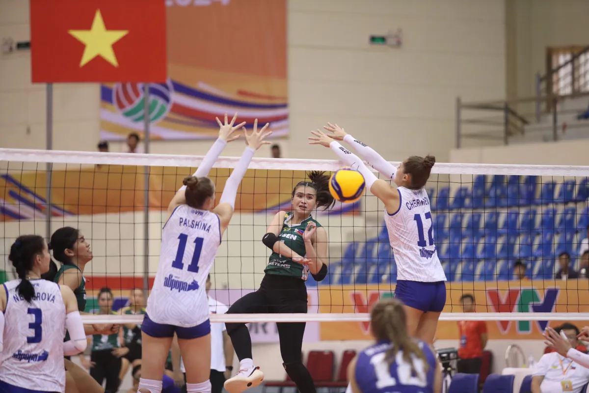 Korabelka (Nga) nhọc nhằn vượt qua Paint Masters (Philippines) để giành vé vào bán kết VTV Ferroli Cup 2024 - Ảnh 3. Korabelka (Nga) nhọc nhằn vượt qua Paint Masters (Philippines) để giành vé vào bán kết VTV Ferroli Cup 2024 - Ảnh 3.