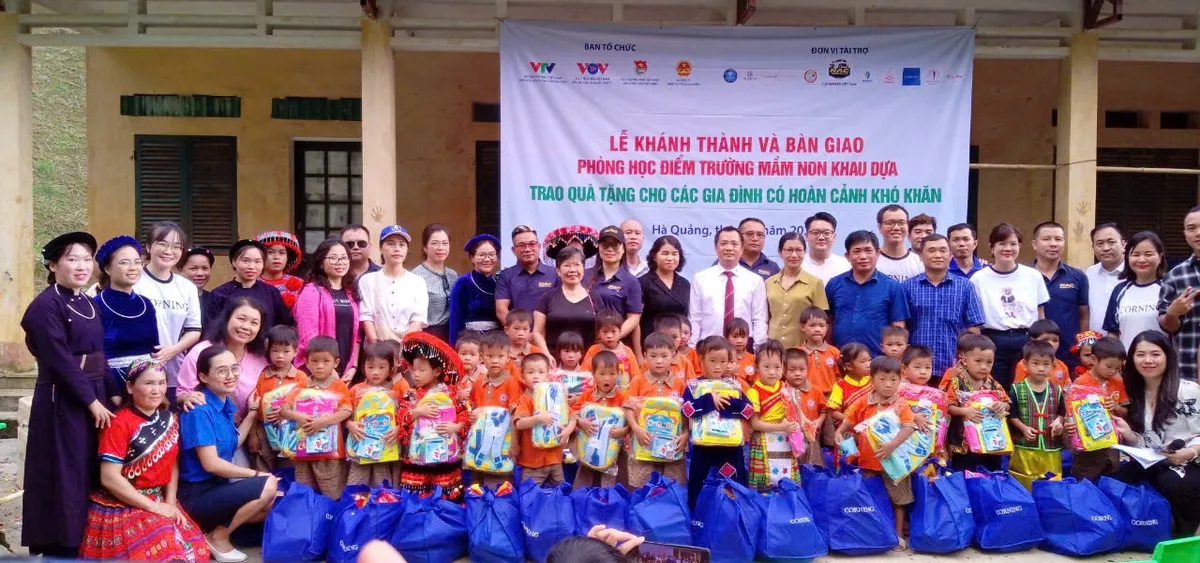 Món quà ý nghĩa cho học sinh thôn Khau Dựa trước thềm năm học mới - Ảnh 19.