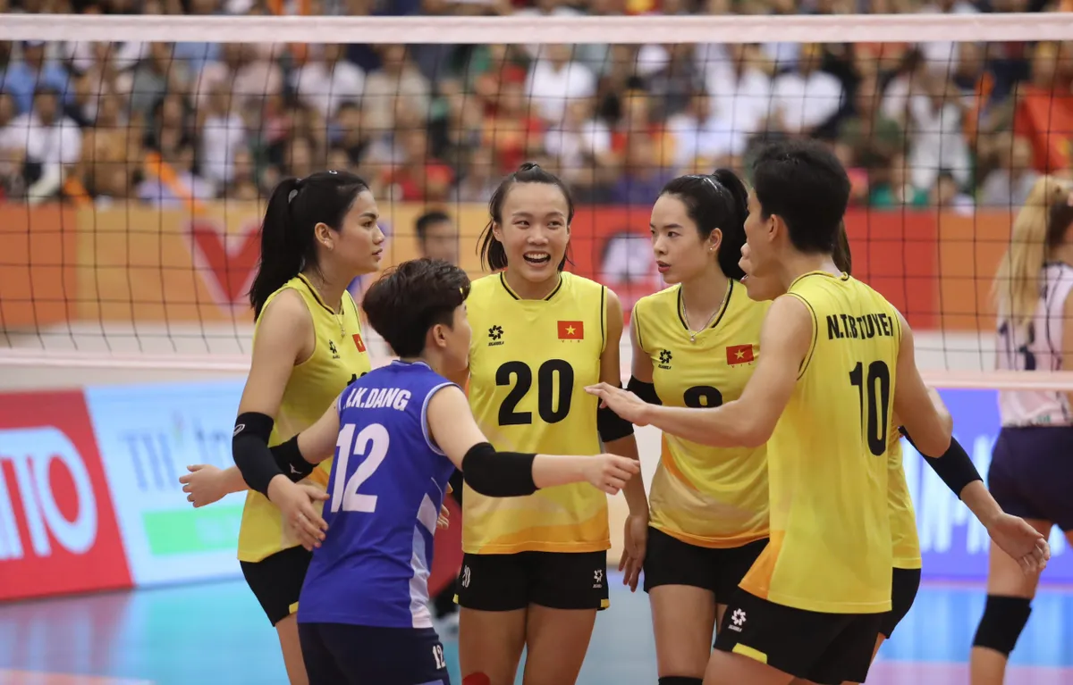 Thắng thuyết phục Expressway, ĐT bóng chuyền nữ Việt Nam gặp Korabelka ở chung kết VTV Ferroli Cup 2024 - Ảnh 3.