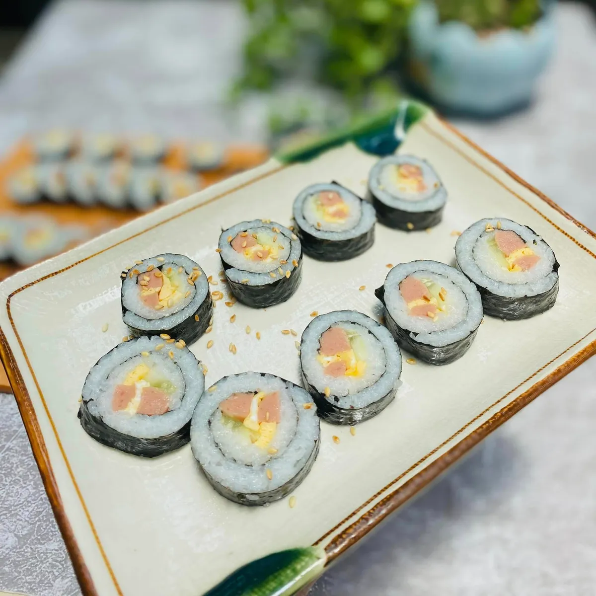 B&iacute; quyết l&agrave;m cơm cuộn vừa nhanh vừa ngon - Ảnh 5.