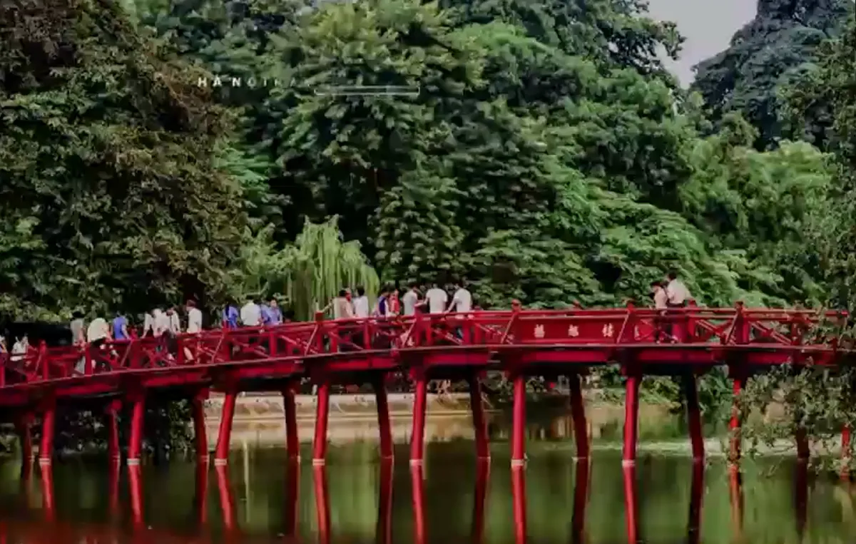 Phố phường Hà Nội trong ngày đầu kì nghỉ Lễ Quốc khánh - Ảnh 1. Phố phường Hà Nội trong ngày đầu kì nghỉ Lễ Quốc khánh - Ảnh 1.