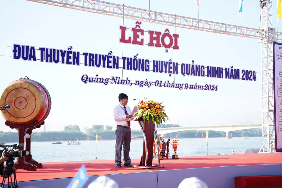 Tưng bừng Lễ hội Đua thuyền truyền thống trên sông Nhật Lệ mừng Tết Độc lập - Ảnh 1.