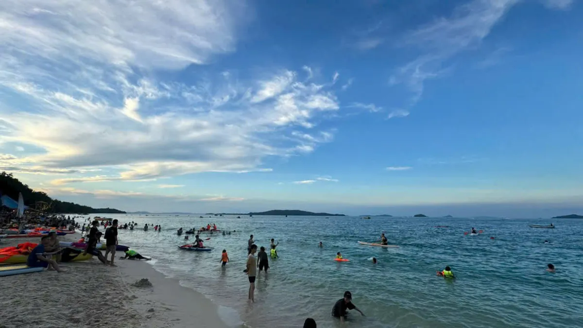 Quảng Ninh doanh thu từ du lịch ước đạt hơn 1.000 tỷ đồng trong 4 ng&agrave;y nghỉ lễ - Ảnh 3.