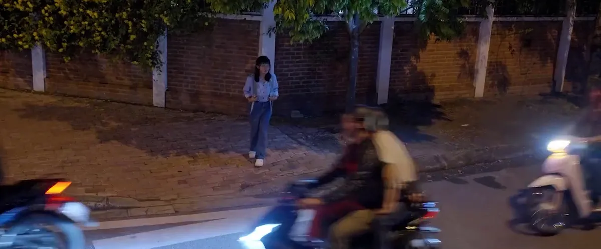 Đi giữa trời rực rỡ - Tập 25: Pu bị tr&ecirc;u ghẹo, Th&aacute;i hay Chải sẽ giải cứu? - Ảnh 2.