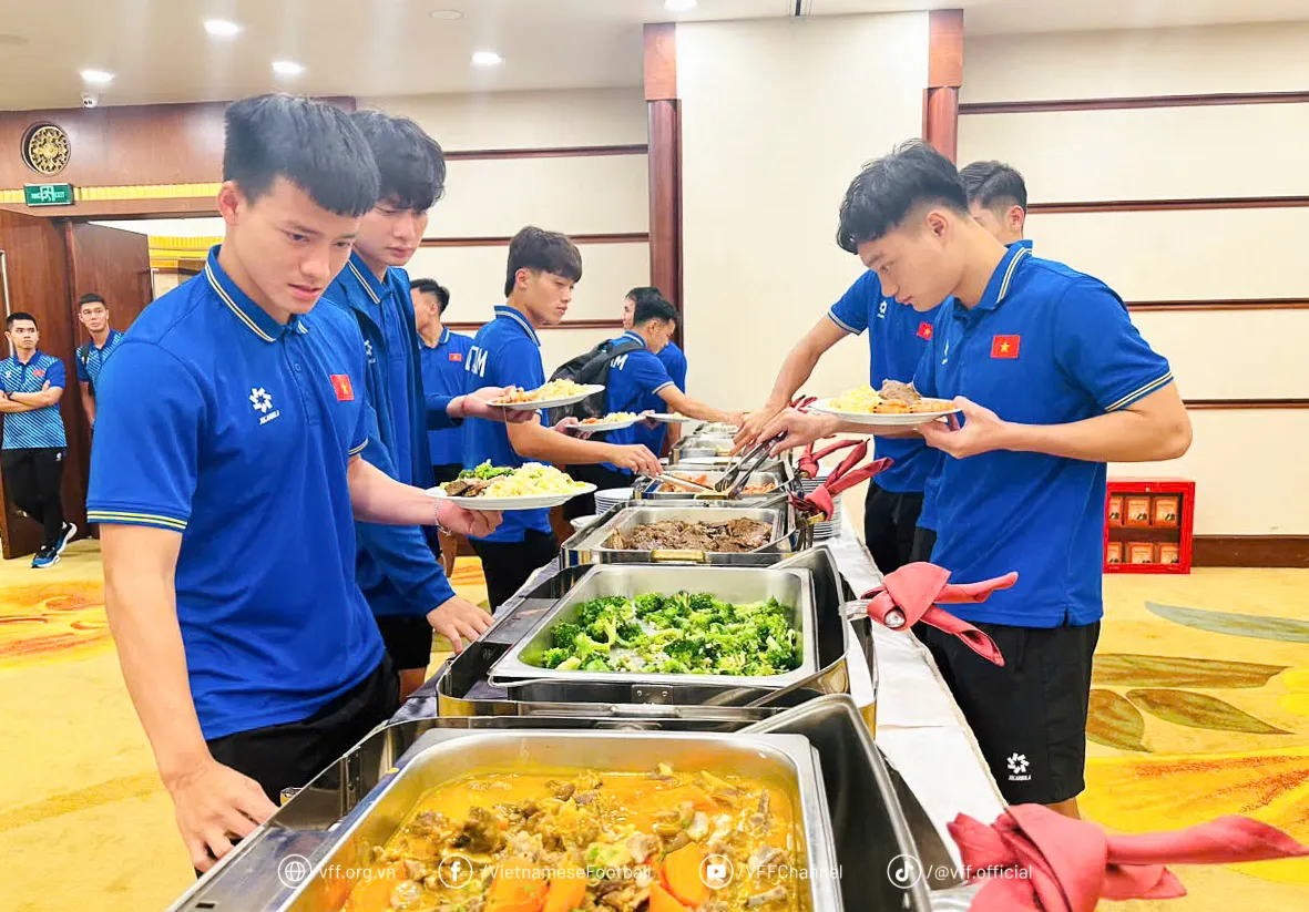 Đội tuyển U22 Việt Nam c&oacute; mặt tại Changsha, sẵn s&agrave;ng &ldquo;thử lửa&rdquo; tại giải CFA Team China 2024 - Ảnh 3.