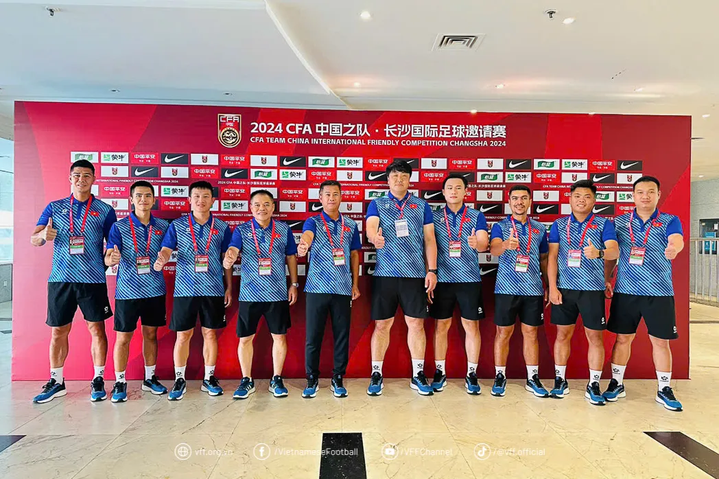 HLV Đinh Hồng Vinh: &ldquo;Đội tuyển U22 Việt Nam sẽ nỗ lực trong từng trận đấu để đạt mục ti&ecirc;u đề ra&rdquo; - Ảnh 1.