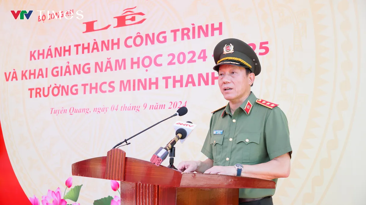 Bộ trưởng Bộ Công an dự Lễ khai giảng năm học mới tại Tuyên Quang - Ảnh 4.