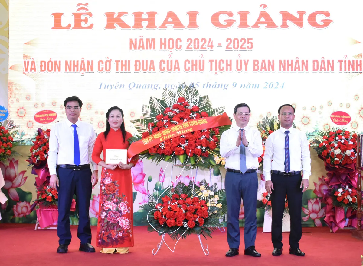 Tuyên Quang: Hơn 225 nghìn học sinh toàn tỉnh dự Lễ khai giảng năm học mới - Ảnh 2.