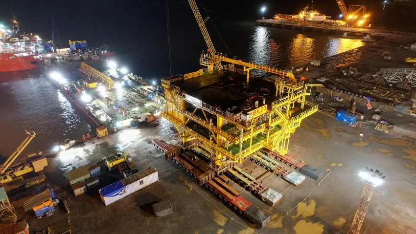 Hạ thủy th&agrave;nh c&ocirc;ng khối thượng tầng gi&agrave;n BK-23, mỏ Bạch Hổ - Ảnh 1.