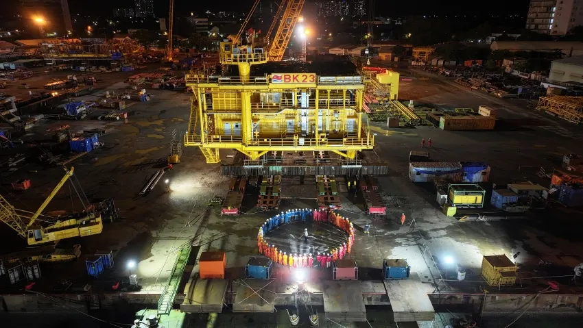 Hạ thủy th&agrave;nh c&ocirc;ng khối thượng tầng gi&agrave;n BK-23, mỏ Bạch Hổ - Ảnh 2.